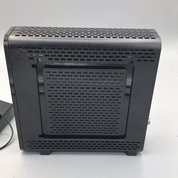 ARRIS Surfboard SBG6580-2 300 Mbps 4 Port Cable Modem and Wi-Fi Router - Picture 5 of 7